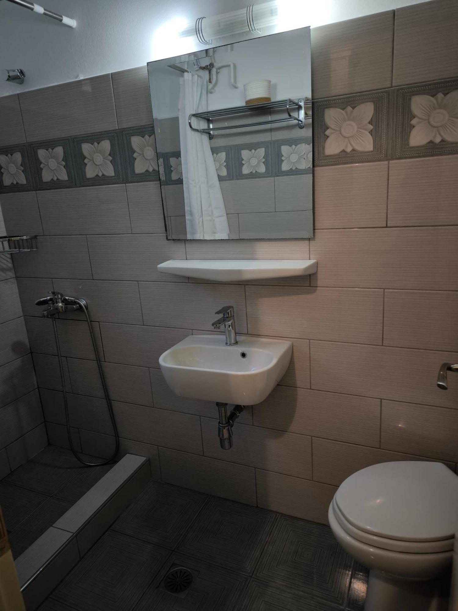 Maro'S Apartments อาร์กอสโตลี ภายนอก รูปภาพ